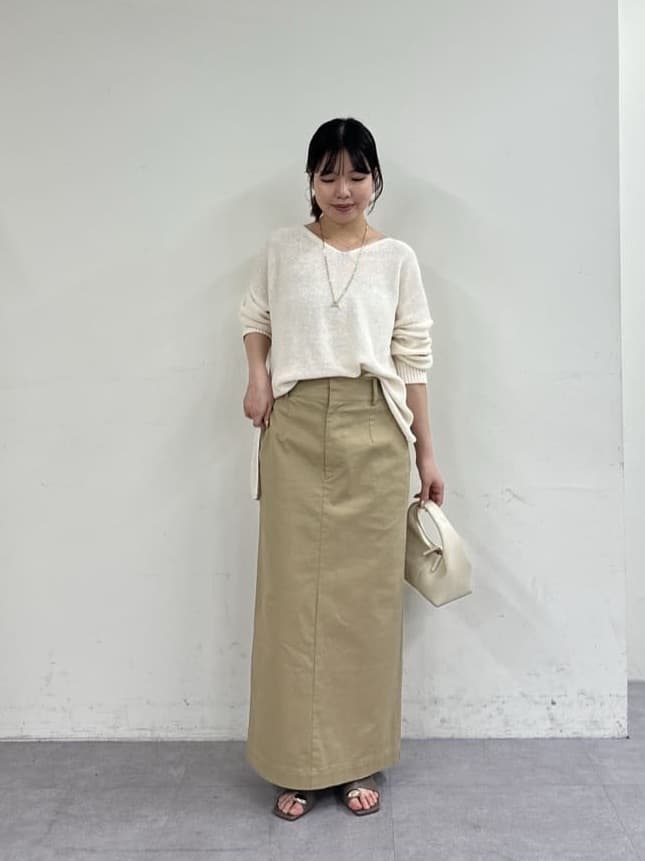 GALLARDAGALANTEの【低身長サイズあり】チノストレッチスカートを使ったコーディネートを紹介します。｜Rakuten Fashion(楽天ファッション／旧楽天ブランドアベニュー)7001654