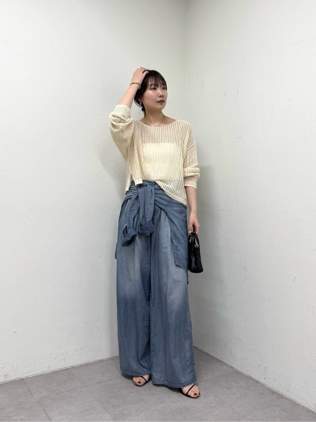 GALLARDAGALANTEの<Oggi 6月号掲載アイテム>【夏でも快適】シアーデニムパンツを使ったコーディネートを紹介します。｜Rakuten Fashion(楽天ファッション／旧楽天ブランドアベニュー)7001861
