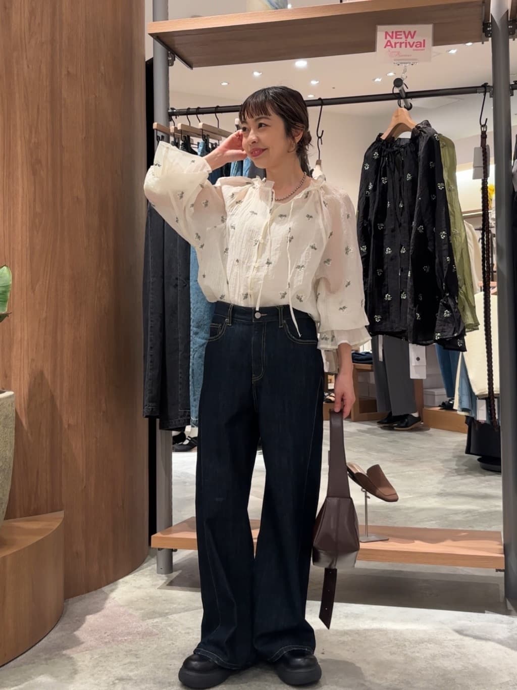 花柄 Discoat | 花柄刺繍衿フリルシャツ | Rakuten Fashion(楽天