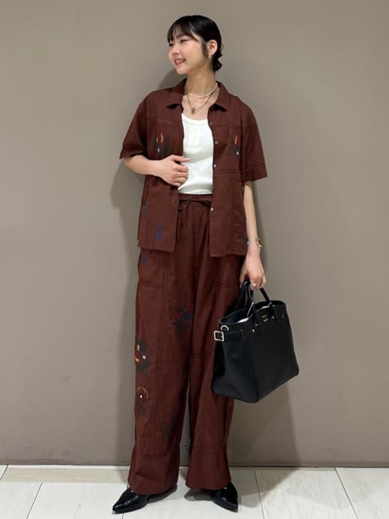 FREAK’S STOREのインド パッチワーク刺繍シャツを使ったコーディネートを紹介します。｜Rakuten Fashion(楽天ファッション／旧楽天ブランドアベニュー)7010128