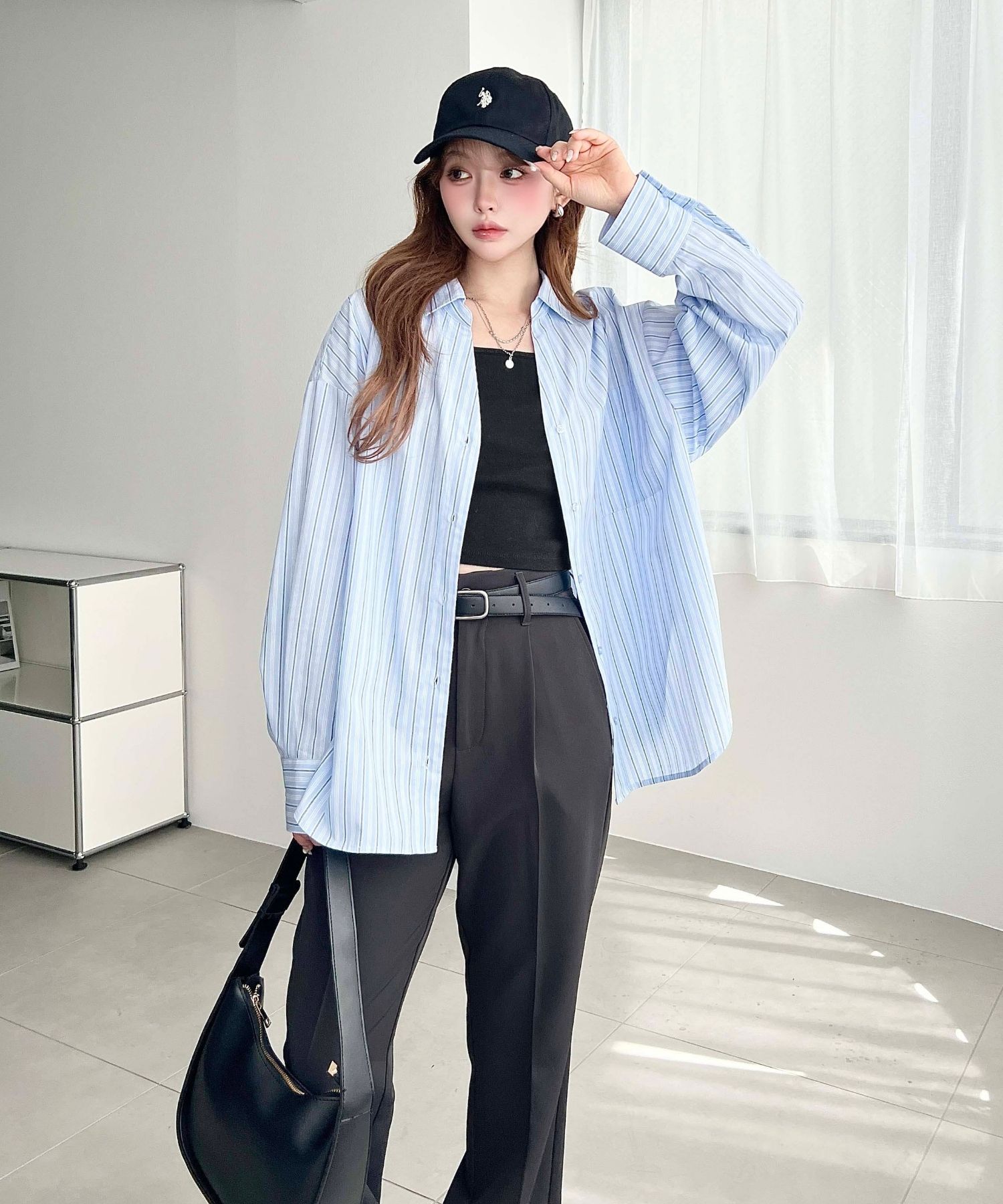 moment+のマルチストライプ後ろ編み上げ長袖シャツを使ったコーディネートを紹介します。｜Rakuten Fashion(楽天ファッション／旧楽天ブランドアベニュー)7011453