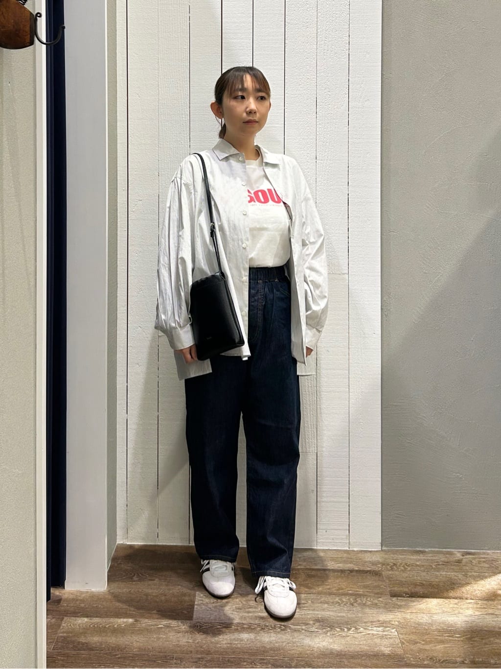 BLEU COMME BLEUのダントン イージーパンツを使ったコーディネートを紹介します。｜Rakuten Fashion(楽天ファッション／旧楽天ブランドアベニュー)7012464