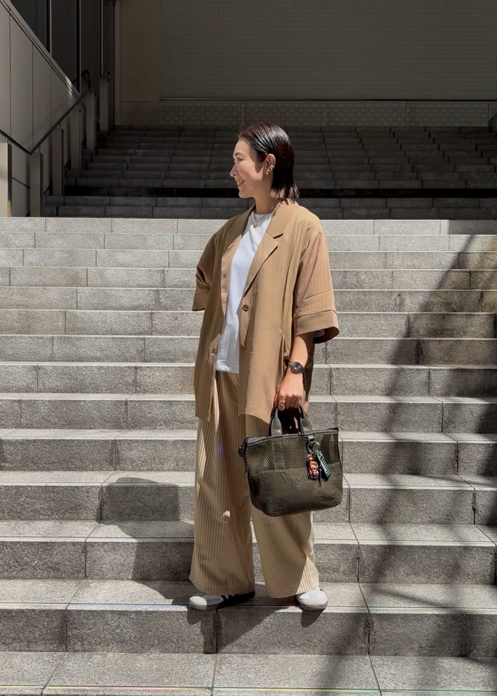 ear PAPILLONNERのouchiコラボTシャツ【SUM1 STYLE】を使ったコーディネートを紹介します。｜Rakuten Fashion(楽天ファッション／旧楽天ブランドアベニュー)7016364