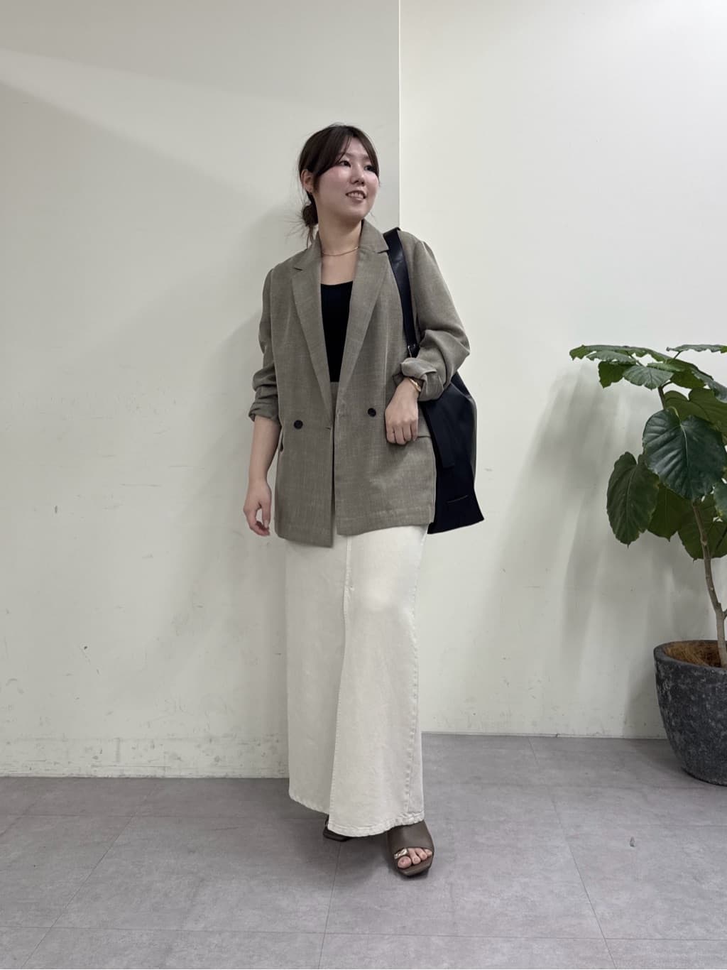 GALLARDAGALANTEの【セットアップ対応】リヨセルスリットスカートを使ったコーディネートを紹介します。｜Rakuten Fashion(楽天ファッション／旧楽天ブランドアベニュー)7019788