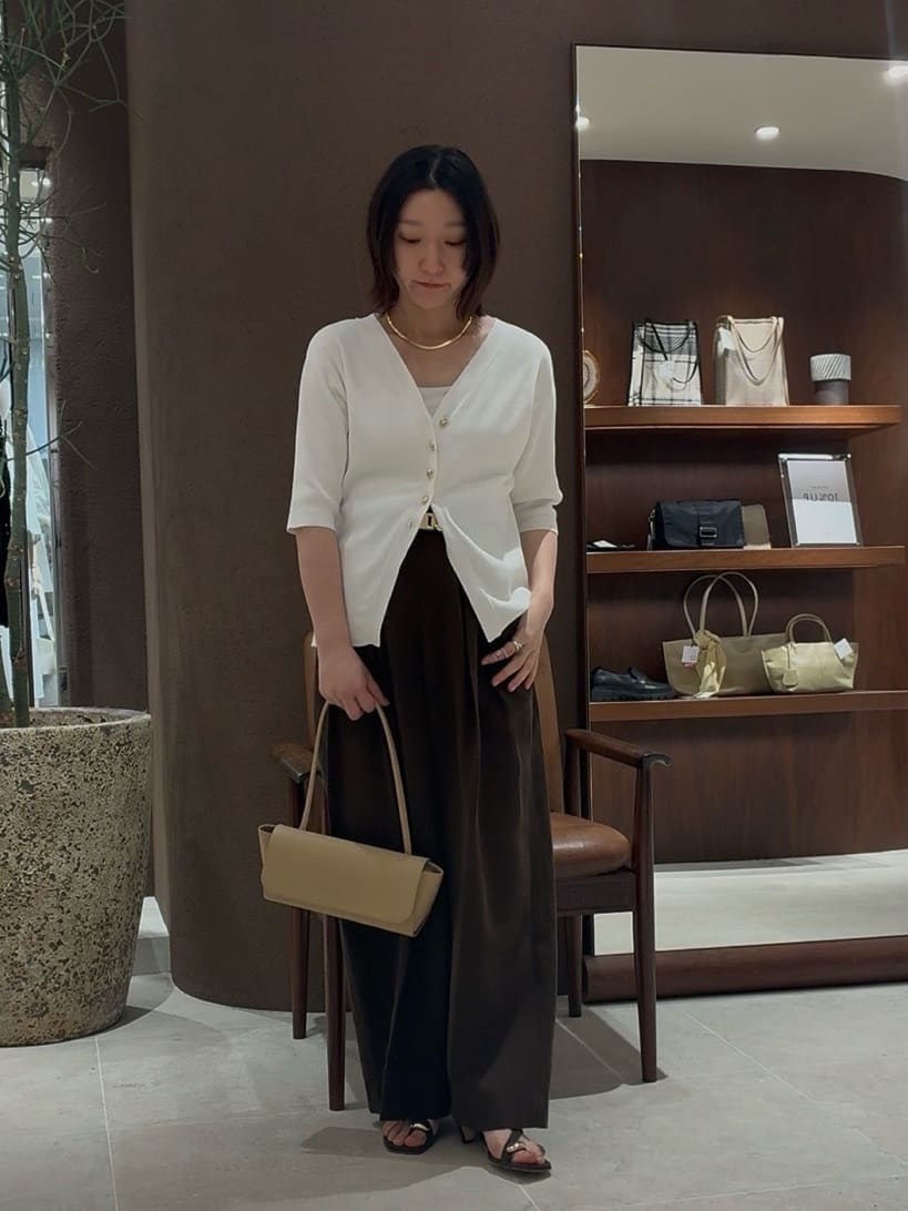 GALLARDAGALANTEの【手洗い可】ペプラムニットカーデを使ったコーディネートを紹介します。｜Rakuten Fashion(楽天ファッション／旧楽天ブランドアベニュー)7020756