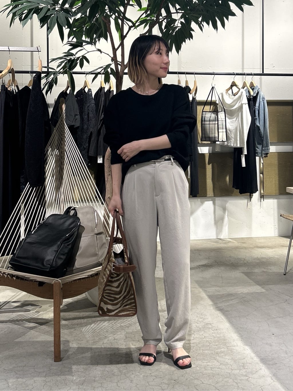 GALLARDAGALANTEのライトジャージーテーパードパンツを使ったコーディネートを紹介します。｜Rakuten Fashion(楽天ファッション／旧楽天ブランドアベニュー)7020810