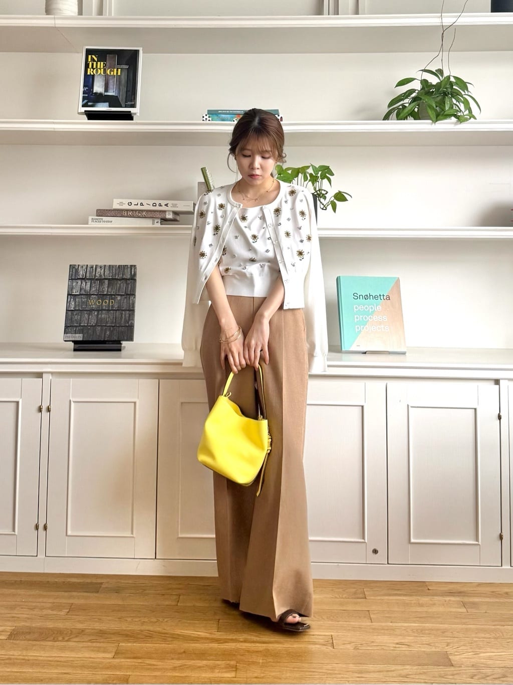 allurevilleのWEB 一部店舗限定 サンフラワービジューカーディガンを使ったコーディネートを紹介します。｜Rakuten Fashion(楽天ファッション／旧楽天ブランドアベニュー)7021861