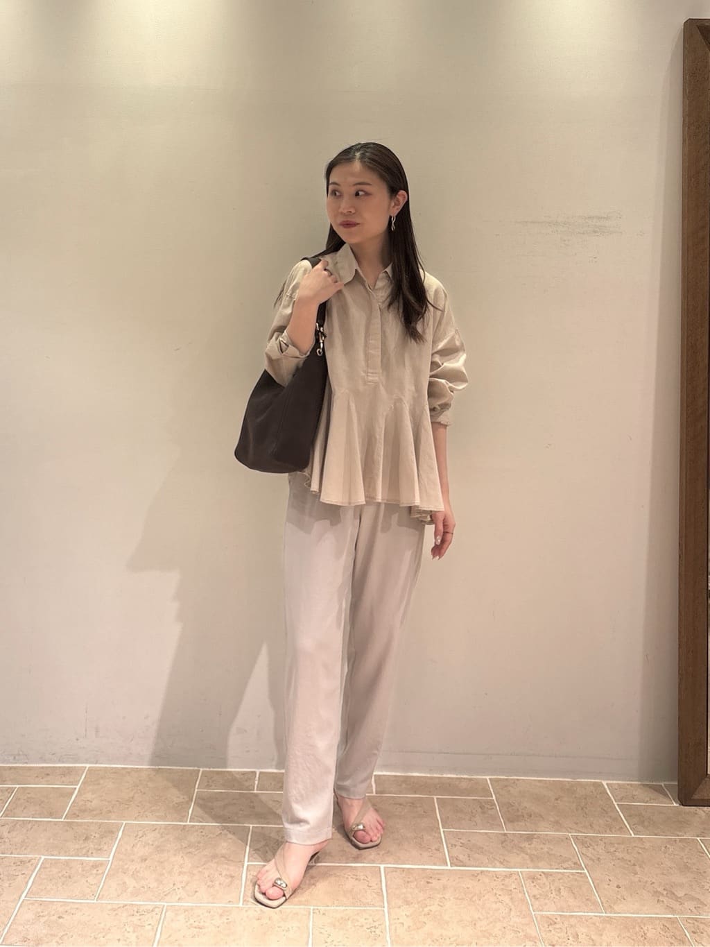 GALLARDAGALANTEのフレアブラウスを使ったコーディネートを紹介します。｜Rakuten Fashion(楽天ファッション／旧楽天ブランドアベニュー)7024466