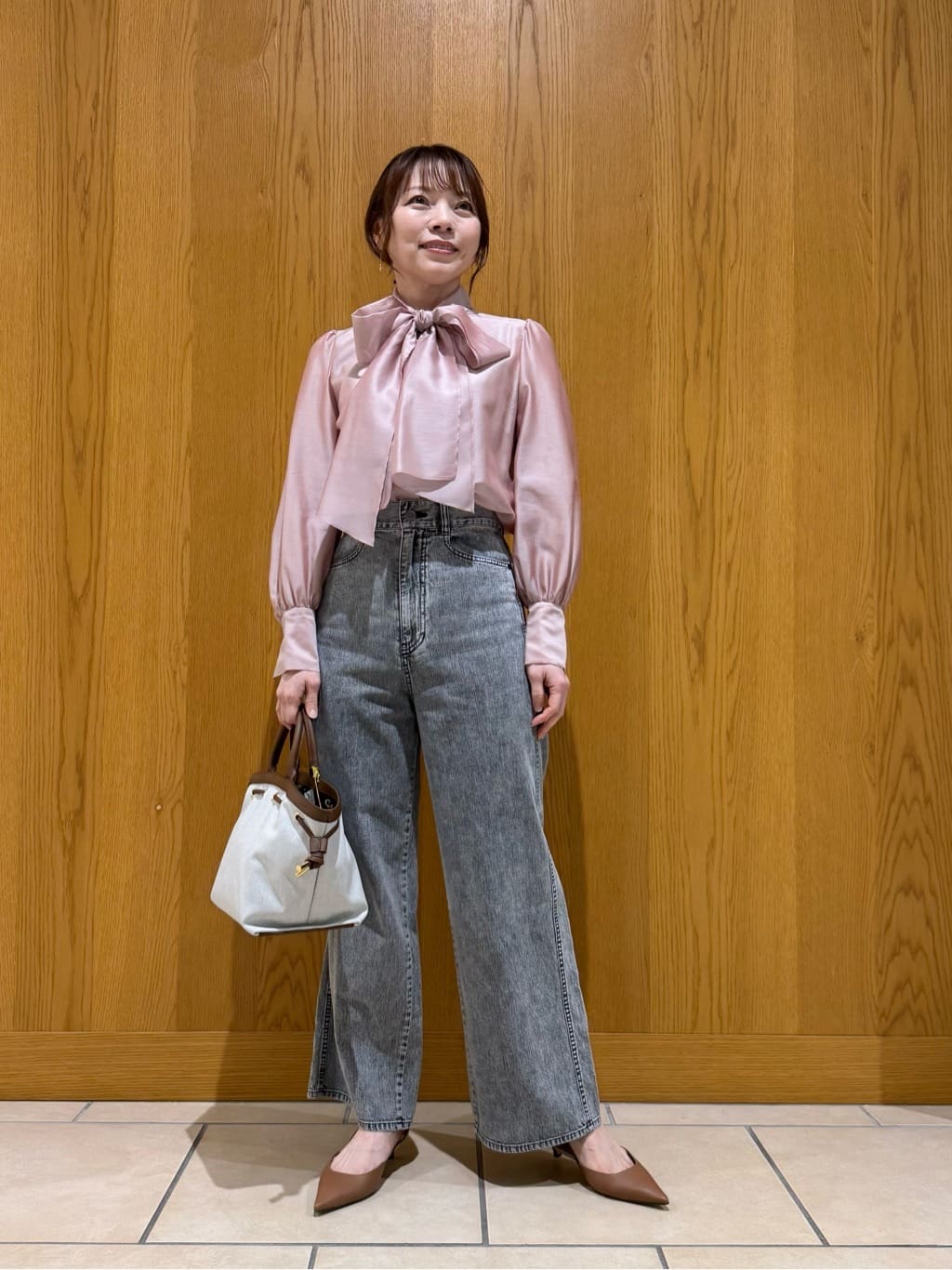 allurevilleのオーガンザボウブラウスを使ったコーディネートを紹介します。｜Rakuten Fashion(楽天ファッション／旧楽天ブランドアベニュー)7026729