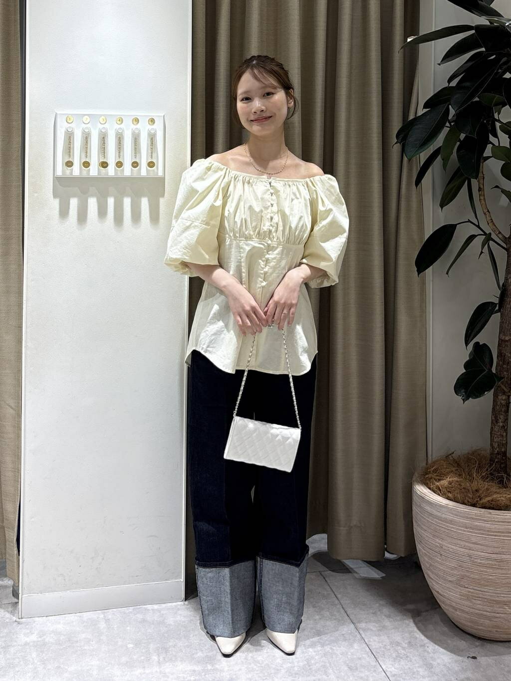 mysty womanのアソートスクエアネックパフブラウスを使ったコーディネートを紹介します。｜Rakuten Fashion(楽天ファッション／旧楽天ブランドアベニュー)7028161