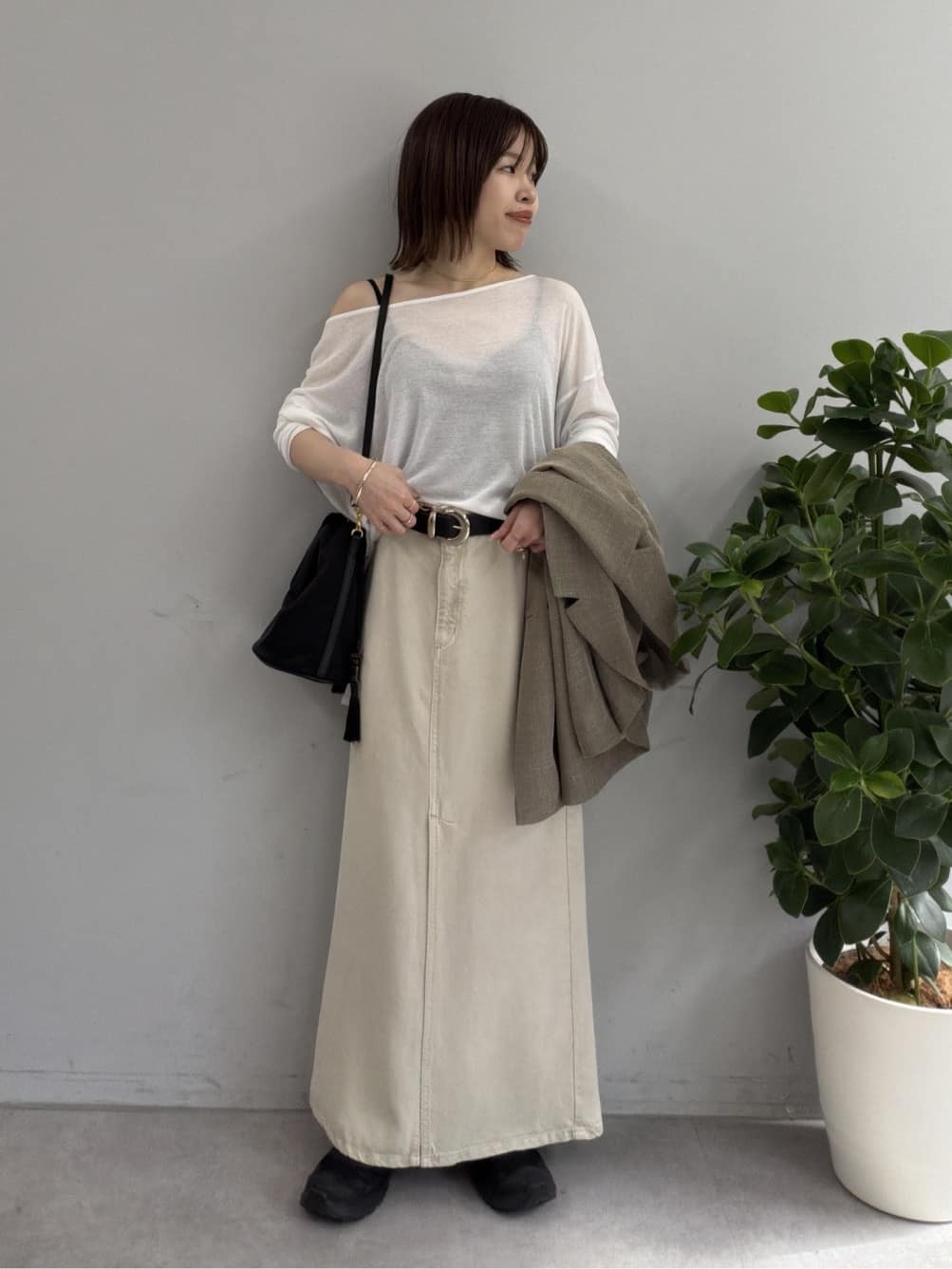 GALLARDAGALANTEの【セットアップ対応】リヨセルスリットスカートを使ったコーディネートを紹介します。｜Rakuten Fashion(楽天ファッション／旧楽天ブランドアベニュー)7029318