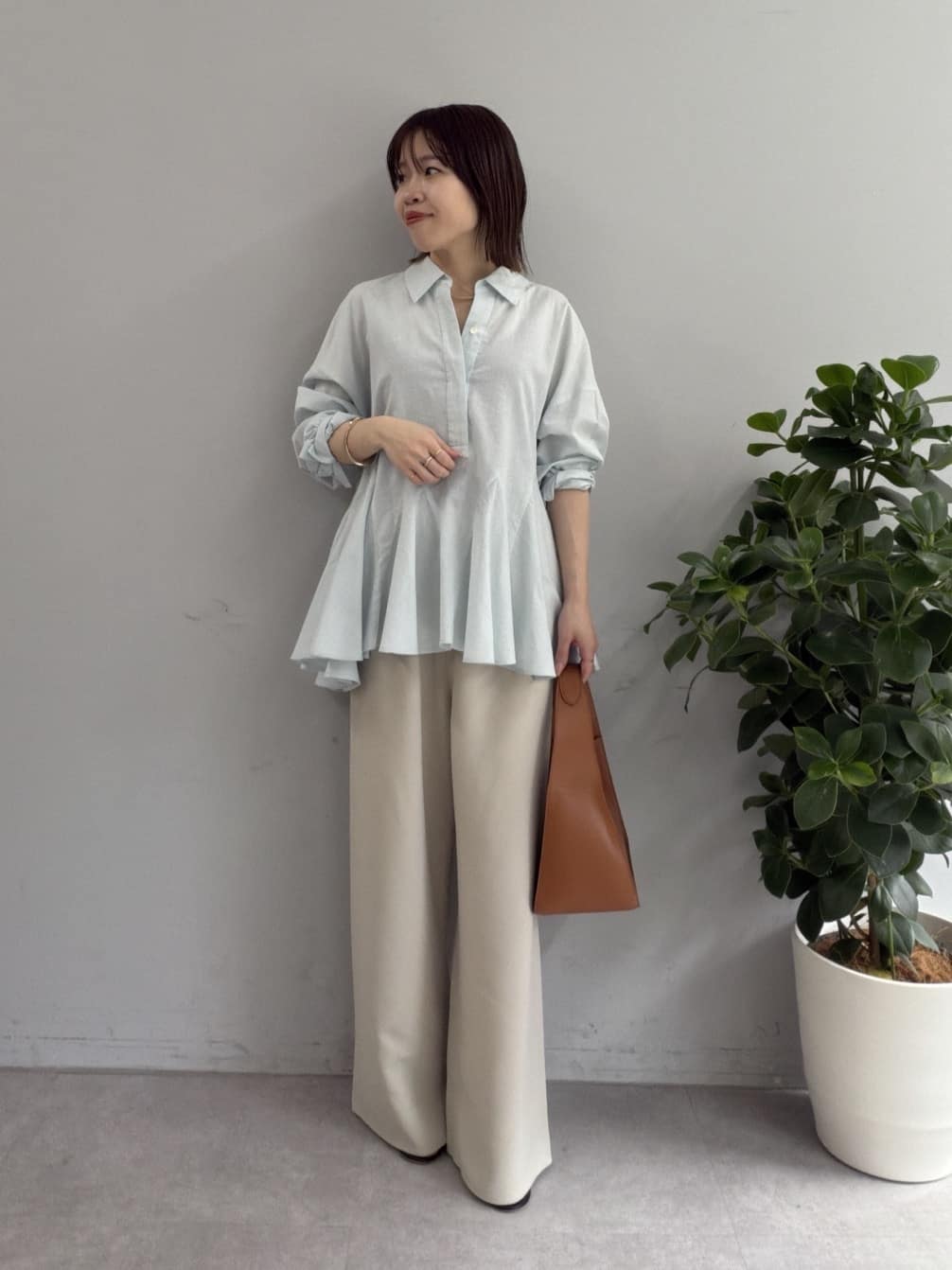 GALLARDAGALANTEの【累計販売1万枚超!】【美脚パンツ】ワイドドロストパンツを使ったコーディネートを紹介します。｜Rakuten Fashion(楽天ファッション／旧楽天ブランドアベニュー)7029421
