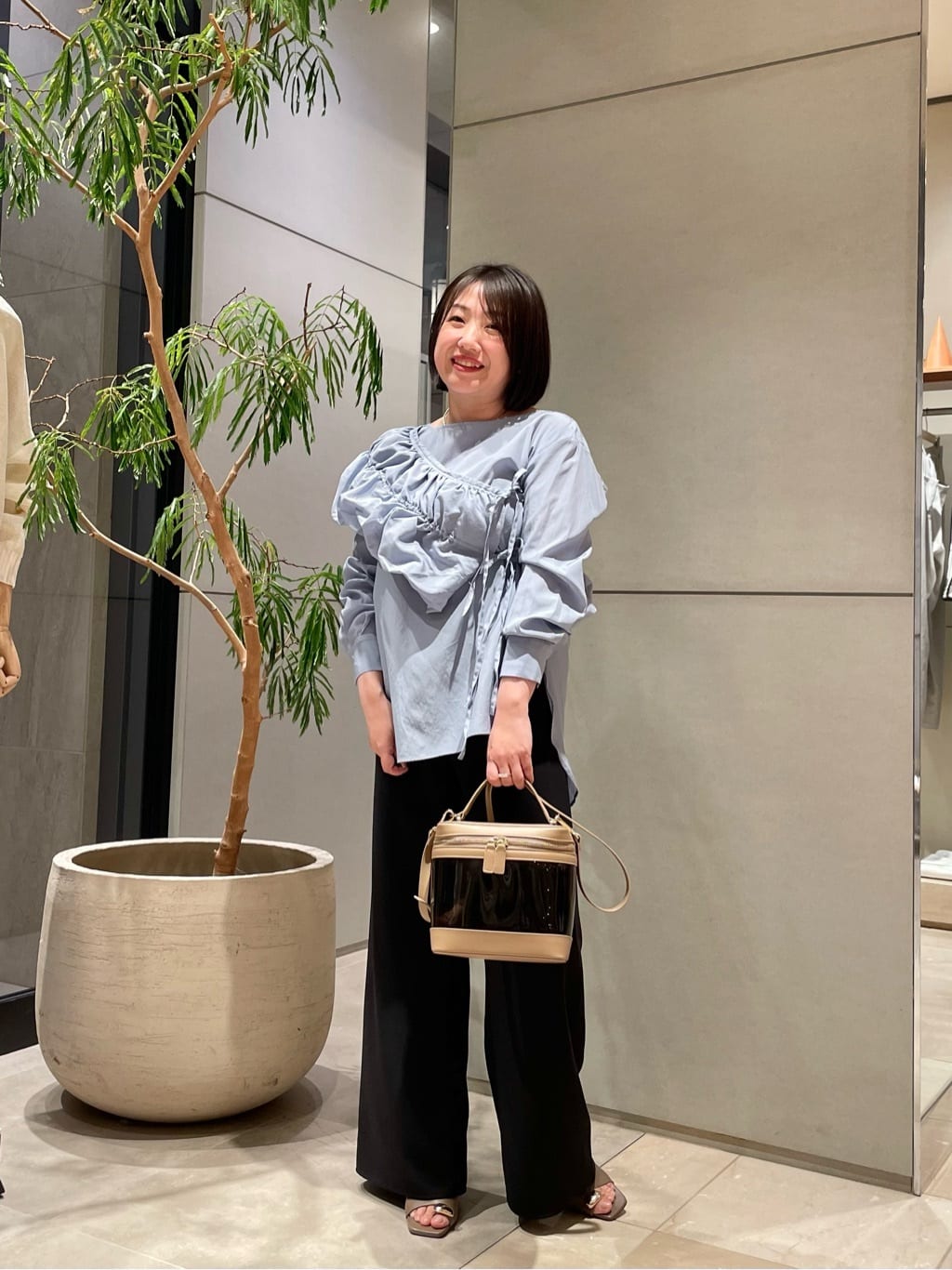 GALLARDAGALANTEの【累計販売1万枚超!】【美脚パンツ】ワイドドロストパンツを使ったコーディネートを紹介します。｜Rakuten Fashion(楽天ファッション／旧楽天ブランドアベニュー)7031598