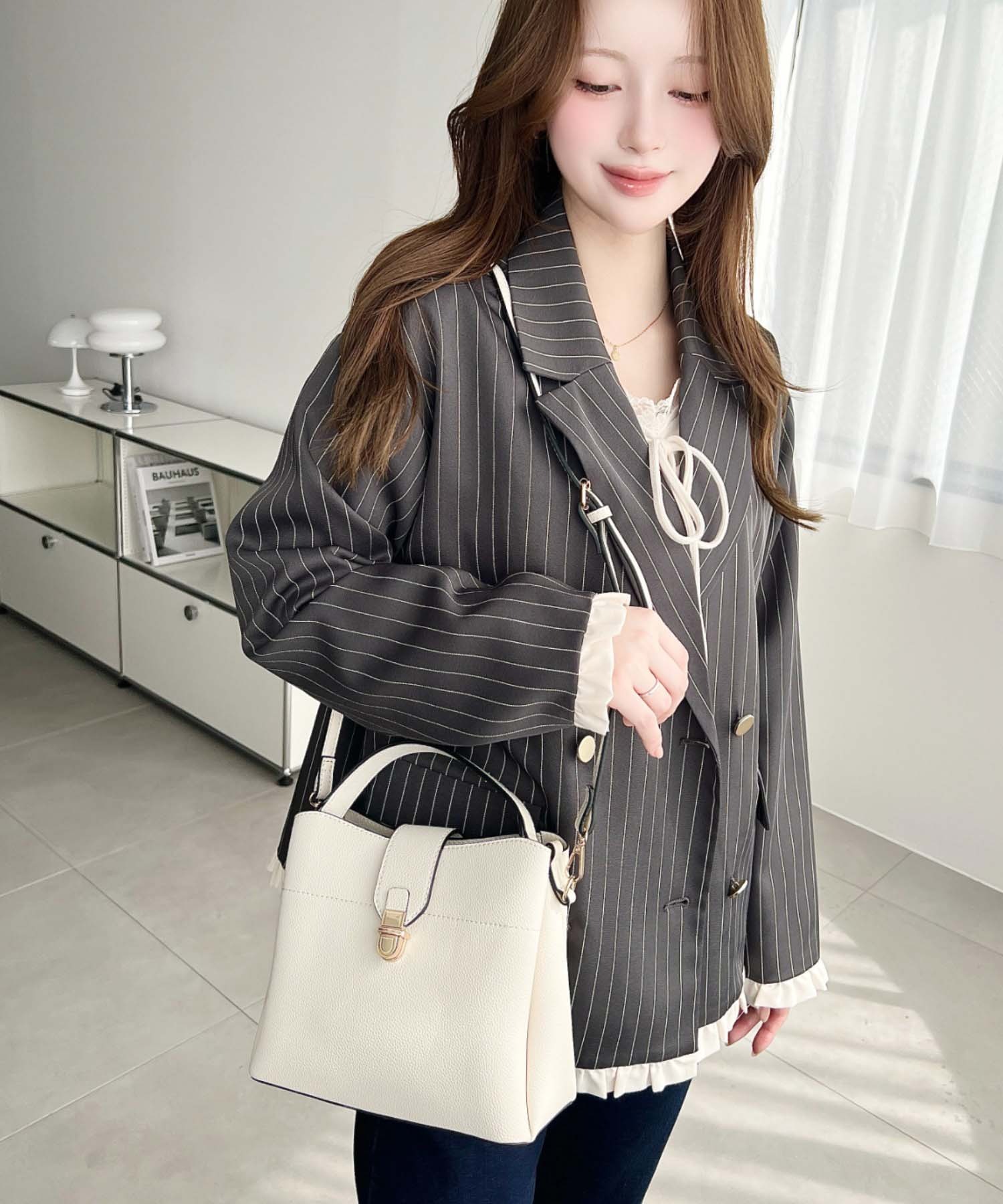 moment+のスクエアワンハンドルショルダーバッグを使ったコーディネートを紹介します。｜Rakuten Fashion(楽天ファッション／旧楽天ブランドアベニュー)7031798