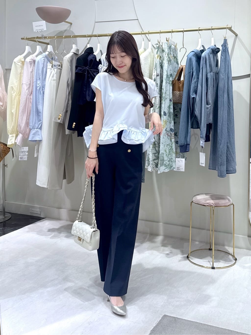 La Boutique BonBonランダムペプラムフレンチブラウス ピンク La boutique BonBon | 【360°魅力UP!】ランダムペプラムフレンチ
