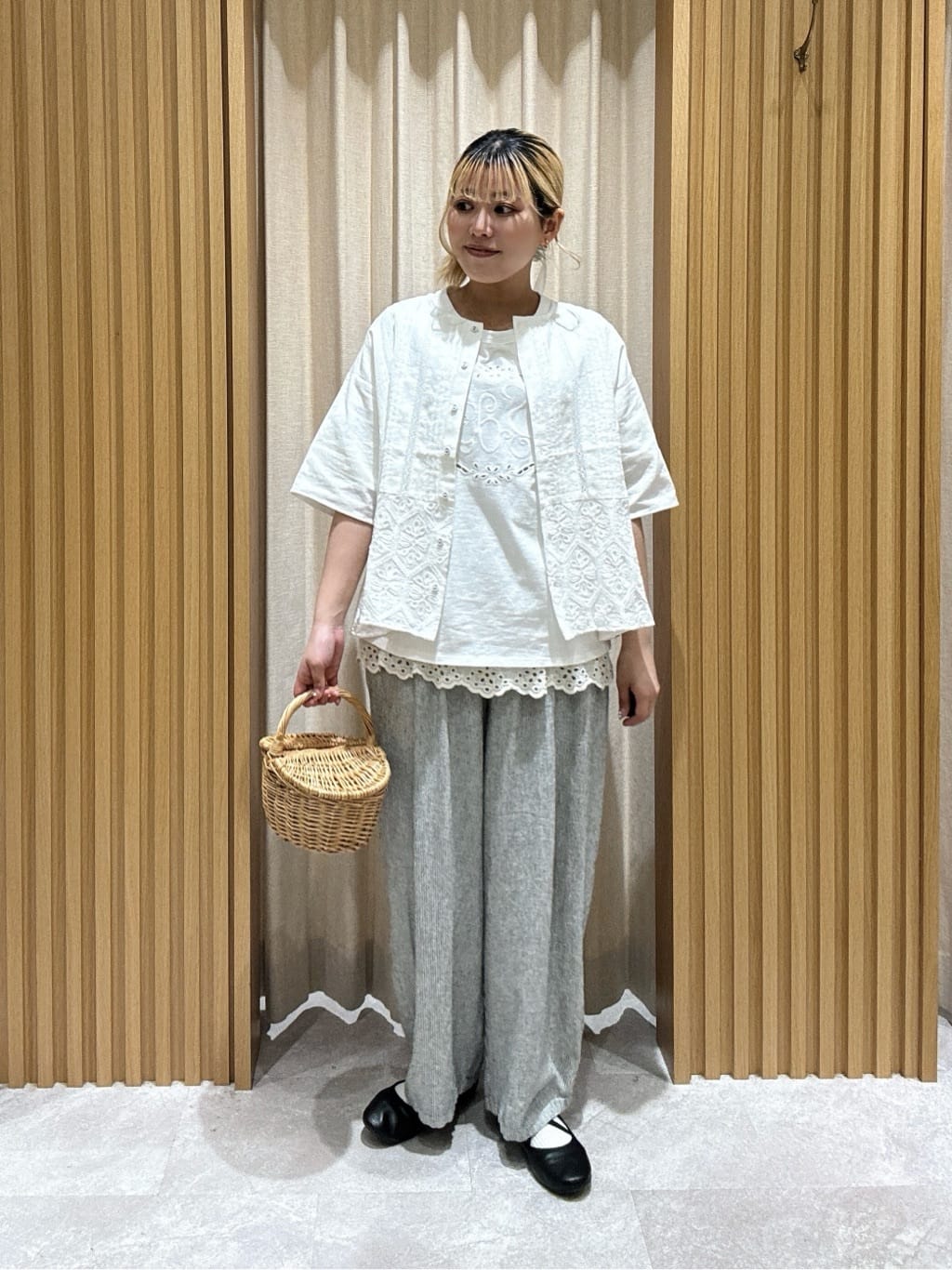 Samansa Mos2 | 裾切替オーバーレースブラウス | Rakuten Fashion(楽天