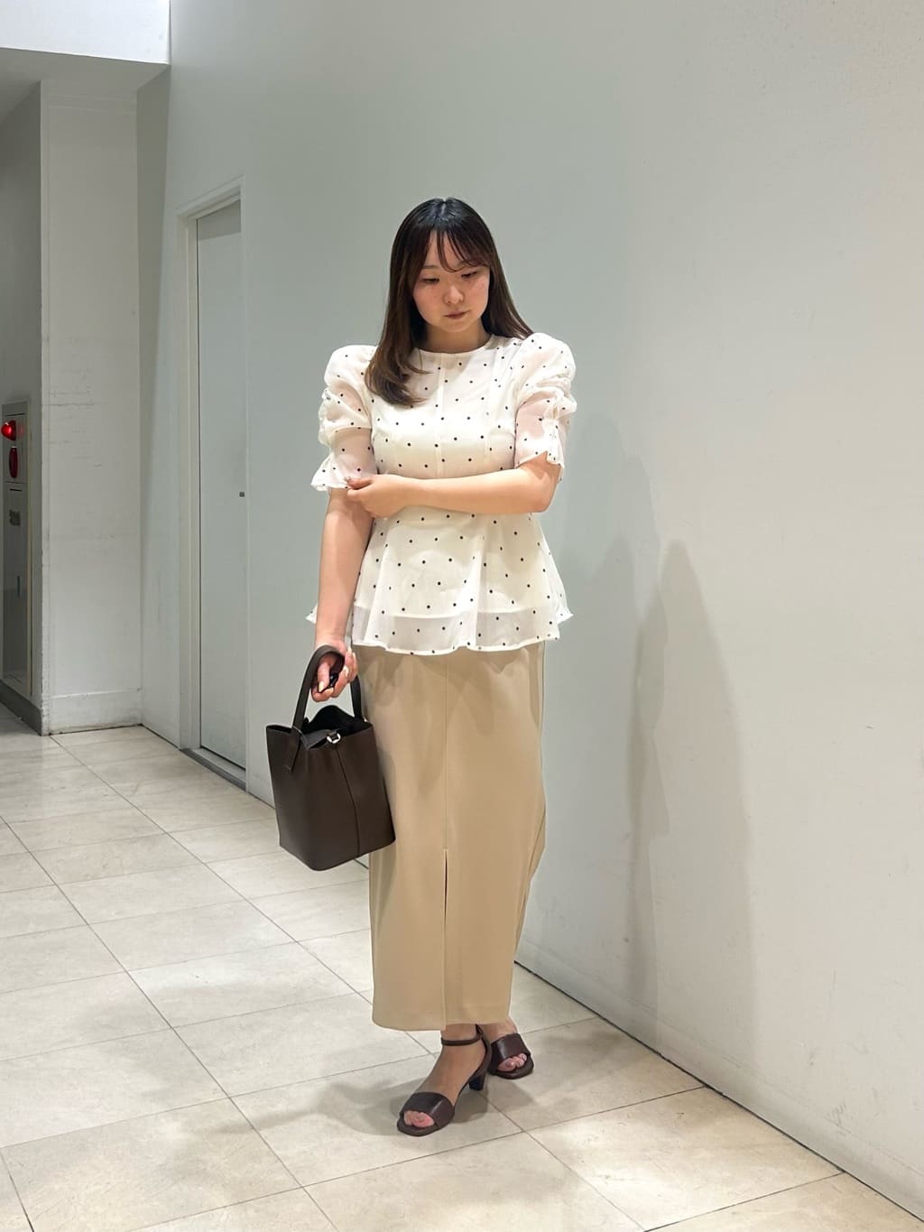 NATURAL BEAUTY BASIC | シアーペプラムブラウス半袖 | Rakuten