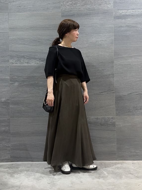 GALLARDAGALANTEのバックスリットブラウスTeeを使ったコーディネートを紹介します。｜Rakuten Fashion(楽天ファッション／旧楽天ブランドアベニュー)7035261
