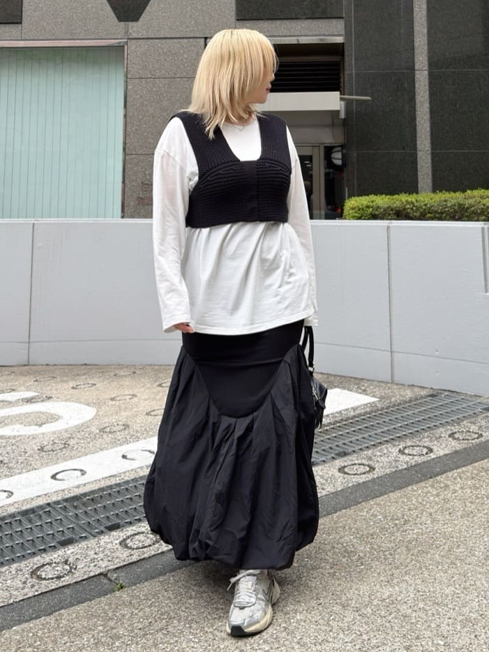 HeRIN.CYEのRound switching skirtを使ったコーディネートを紹介します。｜Rakuten Fashion(楽天ファッション／旧楽天ブランドアベニュー)7036361