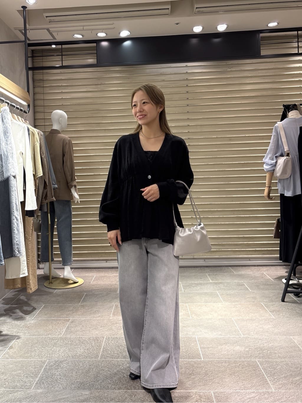 COLLAGE GALLARDAGALANTEの《1枚で着映える》ギャザー切替シアーシャツ