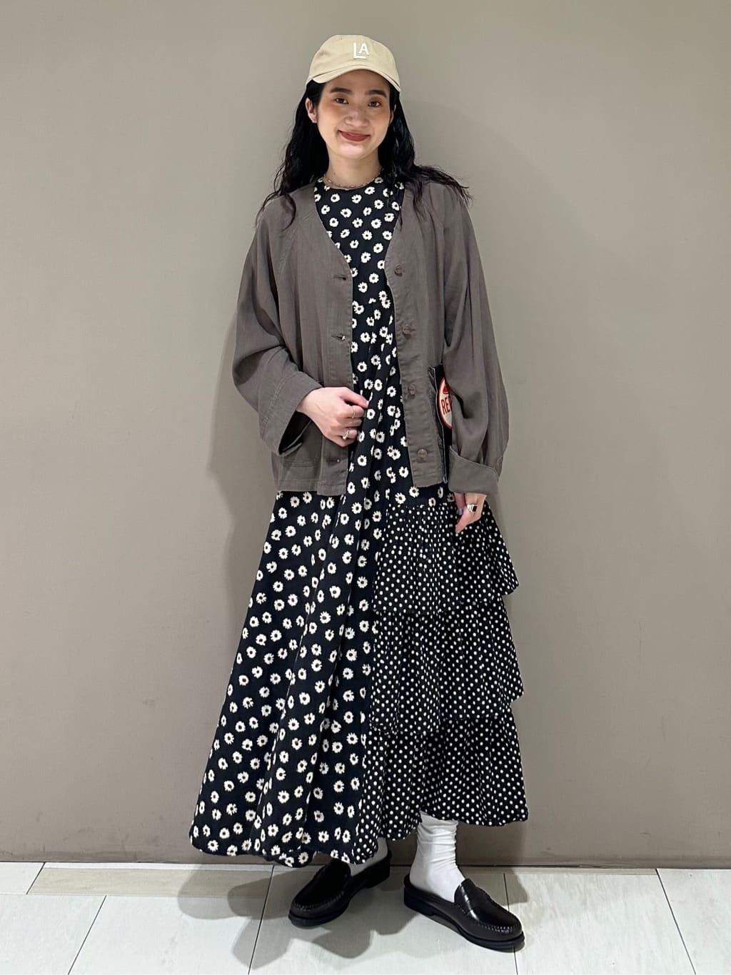 FREAK’S STOREのアシメティアードワンピース3を使ったコーディネートを紹介します。｜Rakuten Fashion(楽天ファッション／旧楽天ブランドアベニュー)7039385