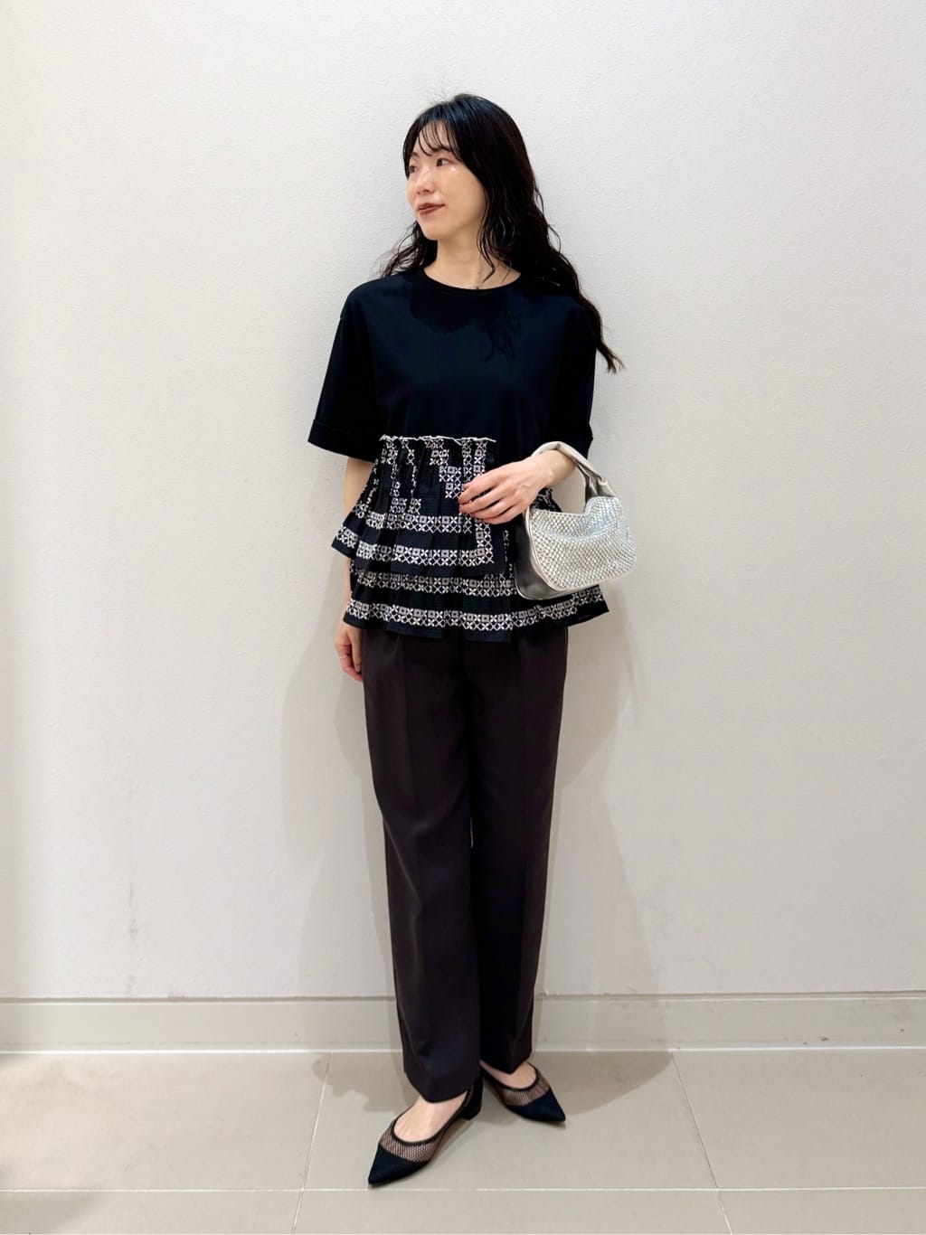 UNITED ARROWS LTD. OUTLET | エンブロイダリープリーツ コンビ T