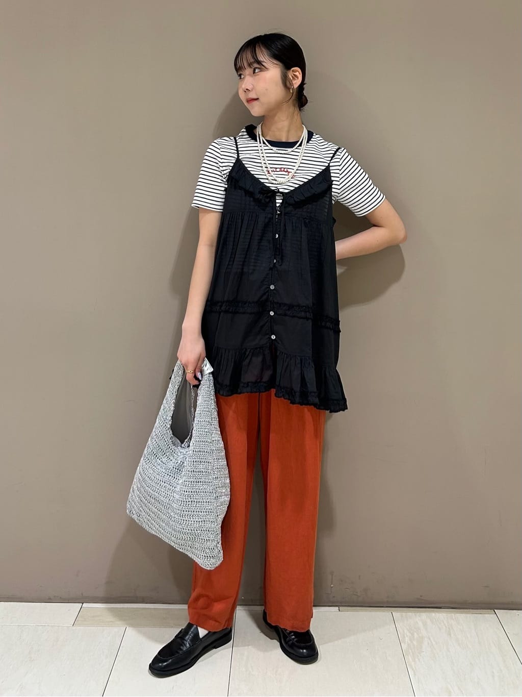 FREAK’S STOREのPETIT BATEAU 別注 ミニロゴTシャツ 全5色を使ったコーディネートを紹介します。｜Rakuten Fashion(楽天ファッション／旧楽天ブランドアベニュー)7043903