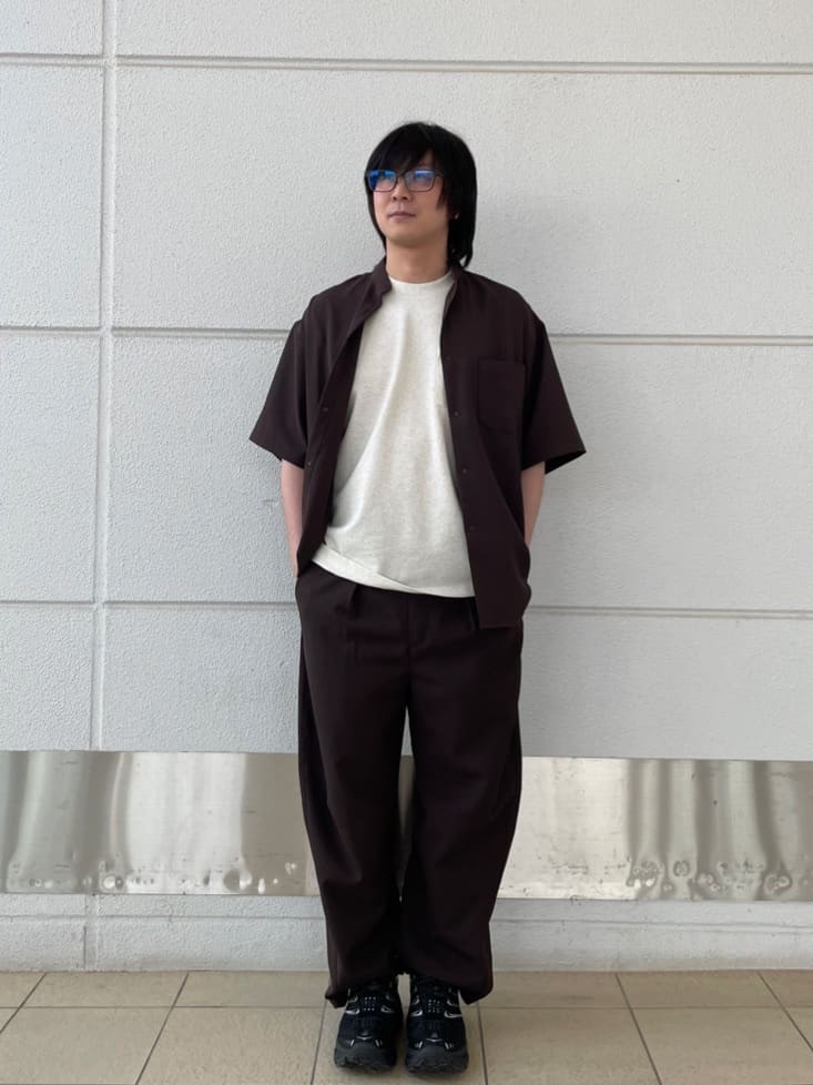 FREAK’S STOREの速乾素材 リラックスフィット バンドカラーシャツ ショートスリーブ  リネン風を使ったコーディネートを紹介します。｜Rakuten Fashion(楽天ファッション／旧楽天ブランドアベニュー)7044049