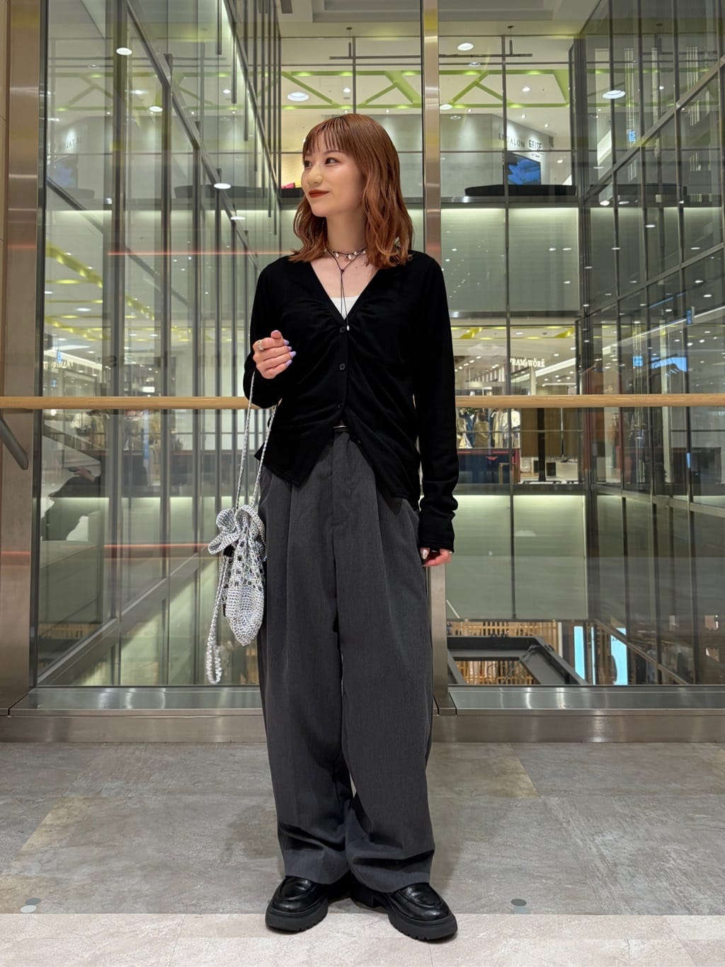 FREAK’S STOREのFIT MAGIC  マーベルト タック スラックスパンツを使ったコーディネートを紹介します。｜Rakuten Fashion(楽天ファッション／旧楽天ブランドアベニュー)7044120