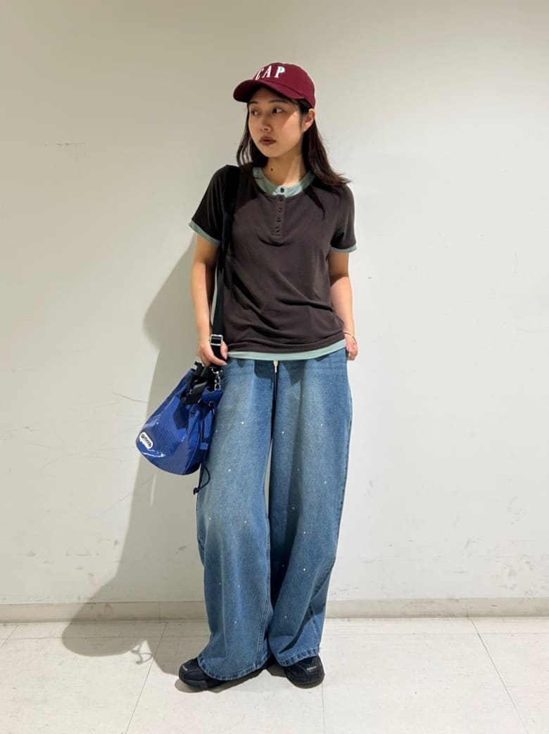 FREAK’S STOREのレイヤード風 ヘンリーネック Tシャツ 限定展開を使ったコーディネートを紹介します。｜Rakuten Fashion(楽天ファッション／旧楽天ブランドアベニュー)7045188