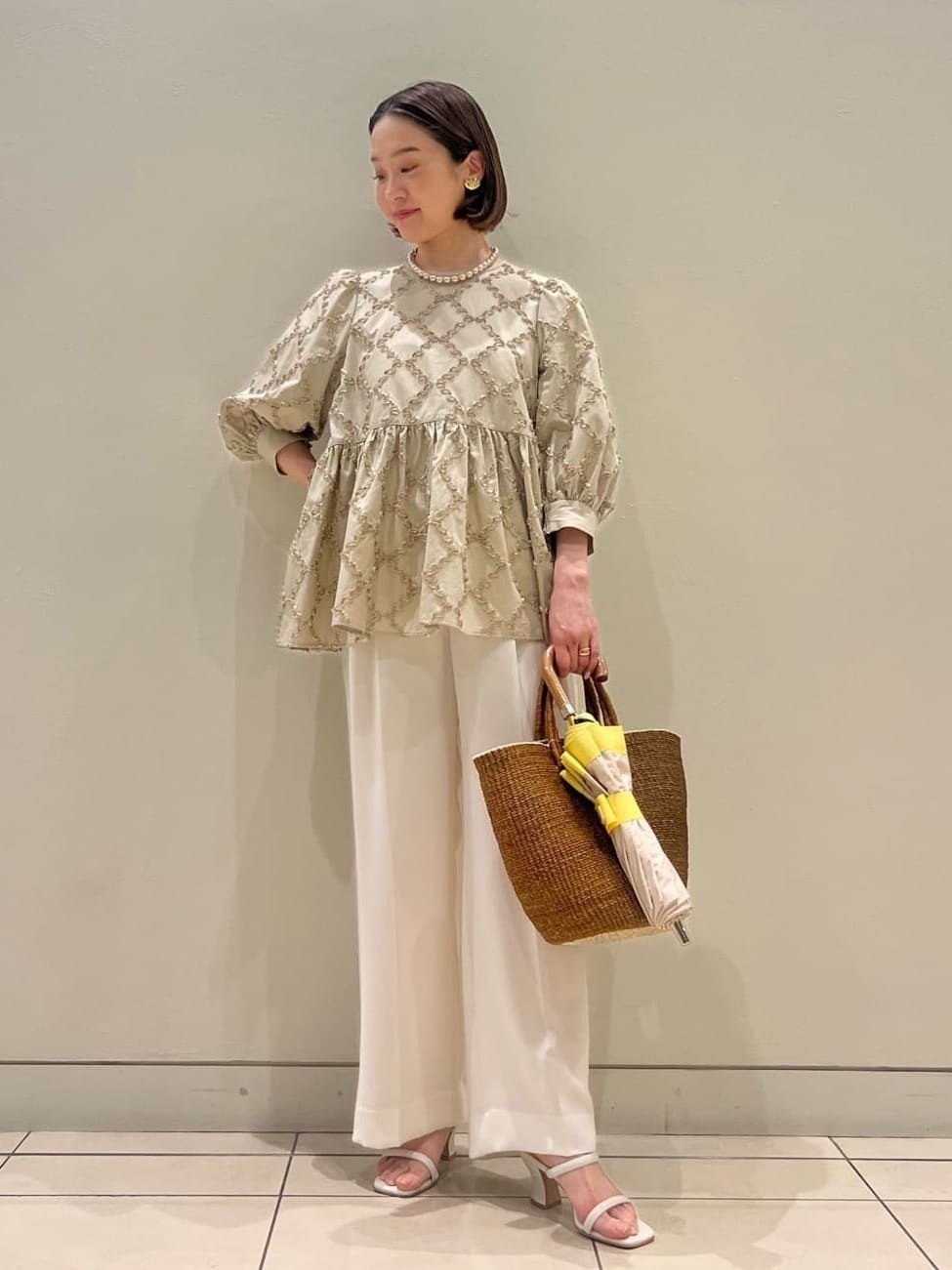 UNITED ARROWS | エンブロイダリー フリル トップス | Rakuten Fashion