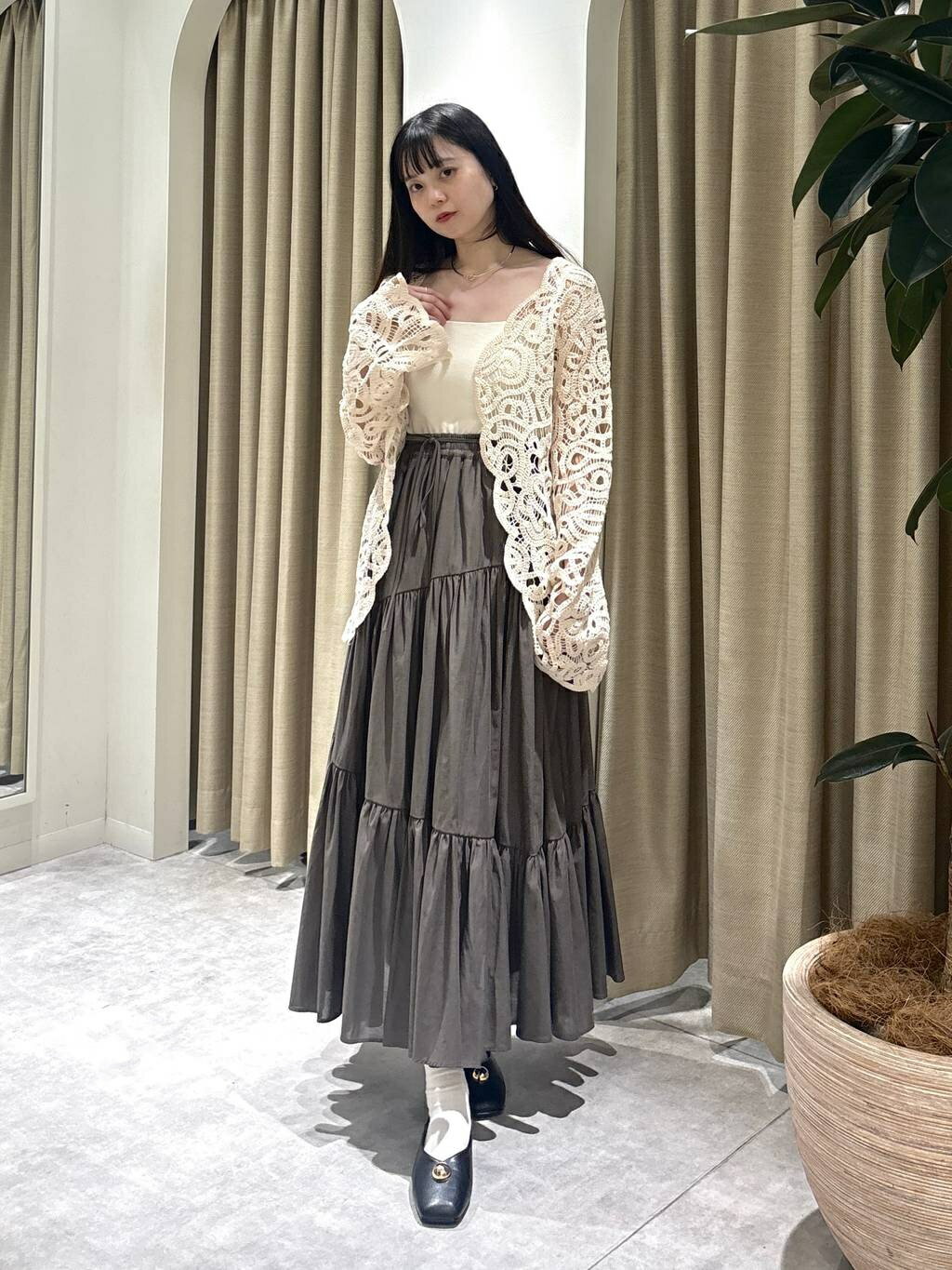 mysty womanのスカラクロシェ風カーディガンLSを使ったコーディネートを紹介します。｜Rakuten Fashion(楽天ファッション／旧楽天ブランドアベニュー)7047112