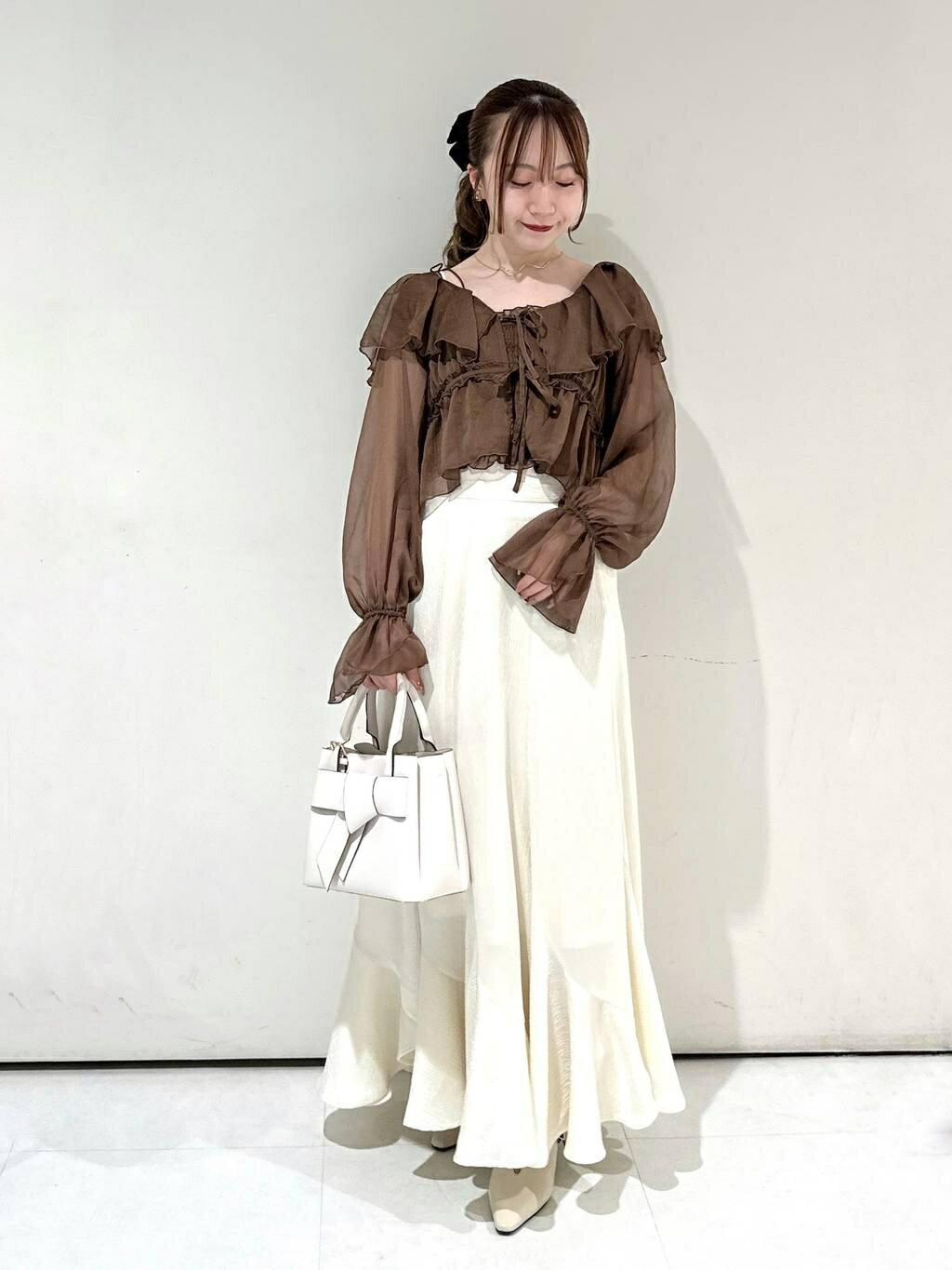 mysty womanのラッフルフリルブラウスキャミSETを使ったコーディネートを紹介します。｜Rakuten Fashion(楽天ファッション／旧楽天ブランドアベニュー)7050379