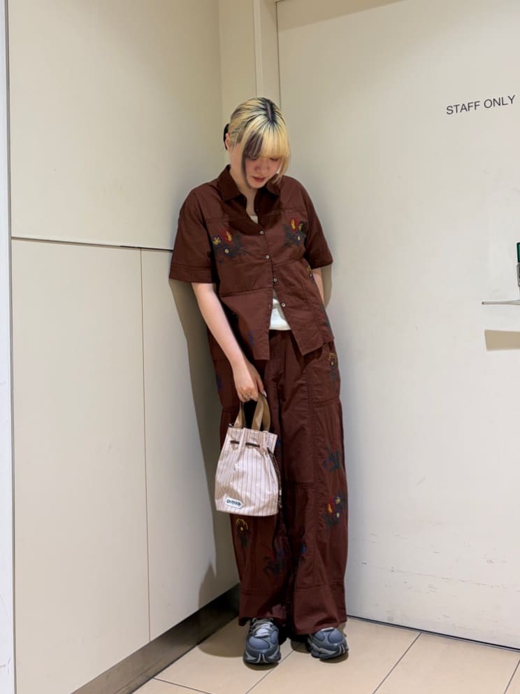 FREAK’S STOREの別注 2WAY ストライプ巾着バッグを使ったコーディネートを紹介します。｜Rakuten Fashion(楽天ファッション／旧楽天ブランドアベニュー)7051515