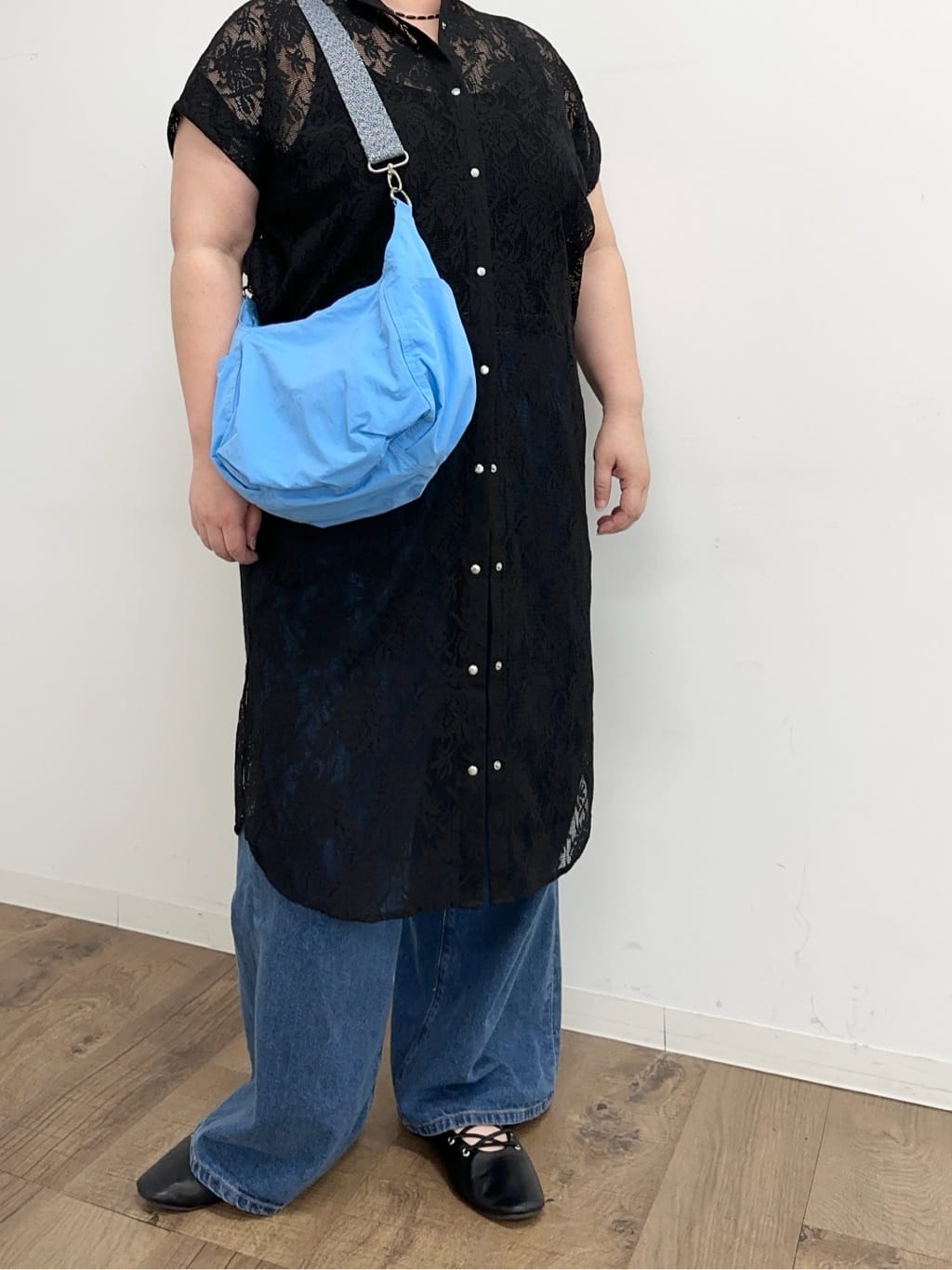 ear PAPILLONNERのライトショルダーバッグを使ったコーディネートを紹介します。｜Rakuten Fashion(楽天ファッション／旧楽天ブランドアベニュー)7052159
