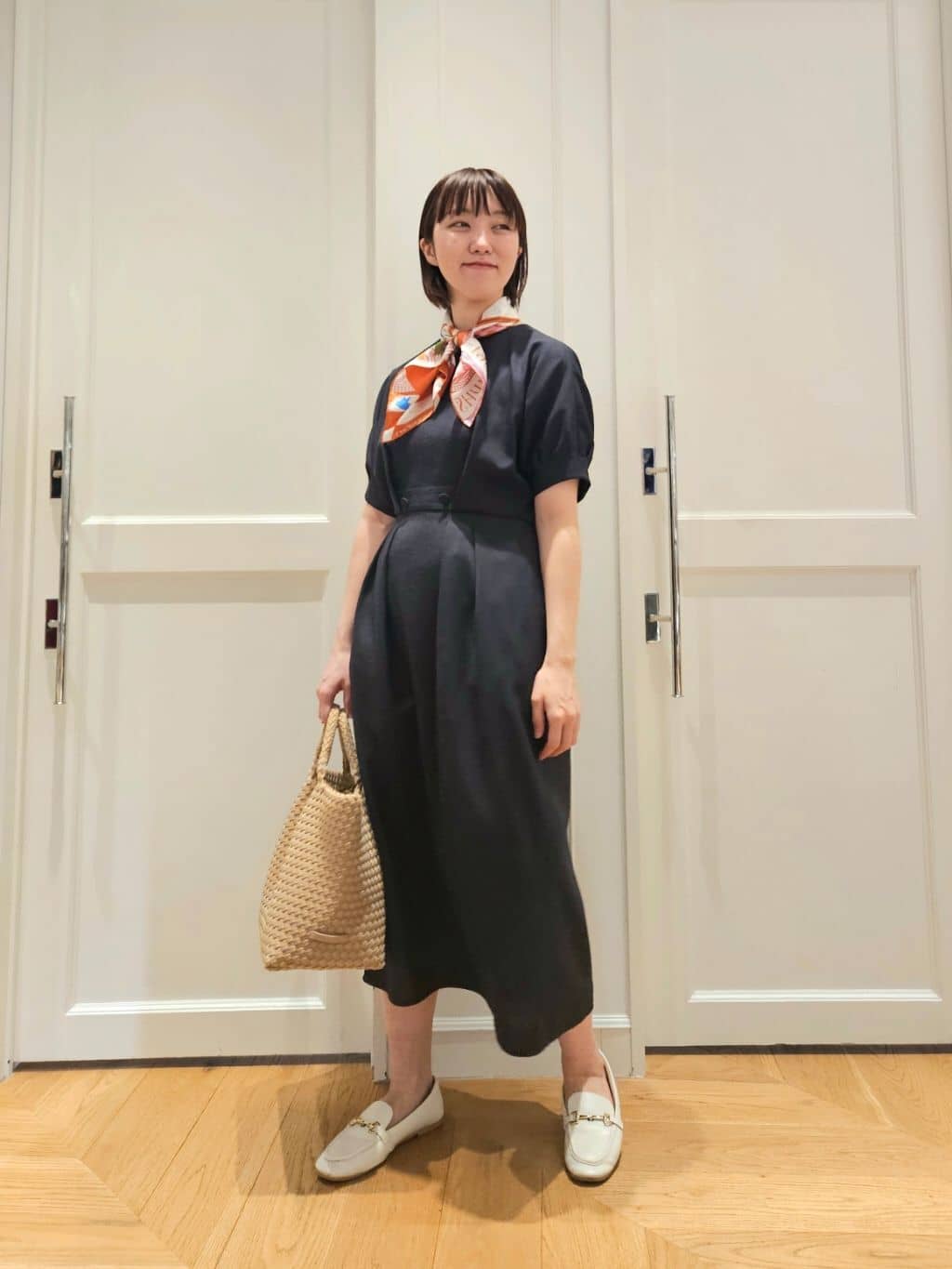 allurevilleのリネンライクタッキングワンピースを使ったコーディネートを紹介します。｜Rakuten Fashion(楽天ファッション／旧楽天ブランドアベニュー)7051554