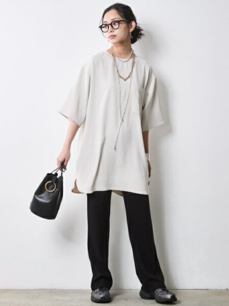 CHIC STYLEのTブラウスチュニック<大きいサイズ有>シックスタイルを使ったコーディネートを紹介します。｜Rakuten Fashion(楽天ファッション／旧楽天ブランドアベニュー)7053005