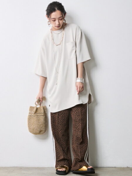 CHIC STYLEのTブラウスチュニック<大きいサイズ有>シックスタイルを使ったコーディネートを紹介します。｜Rakuten Fashion(楽天ファッション／旧楽天ブランドアベニュー)7053006