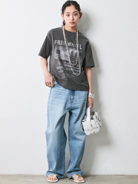 CHIC STYLEの綿100%ピグメント染プリントTシャツ<大きいサイズ有>シックスタイルを使ったコーディネートを紹介します。｜Rakuten Fashion(楽天ファッション／旧楽天ブランドアベニュー)7053021
