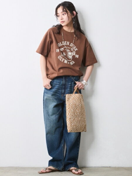 CHIC STYLEの綿100%グラフィックプリントTシャツ<大きいサイズ有>シックスタイルを使ったコーディネートを紹介します。｜Rakuten Fashion(楽天ファッション／旧楽天ブランドアベニュー)7053035