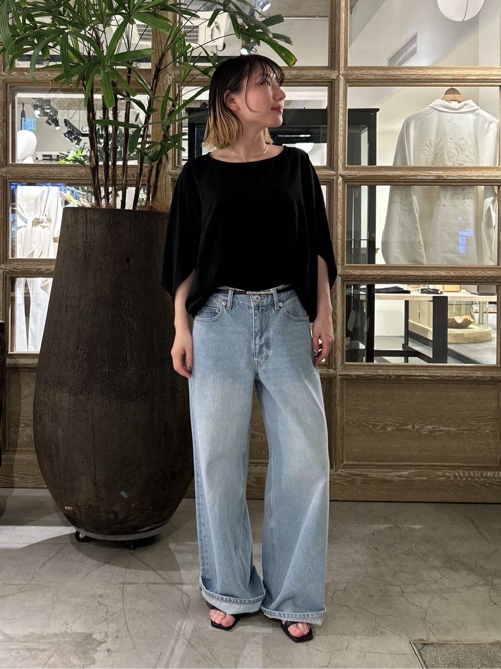 GALLARDAGALANTEの【手洗い可】ストレートデニムを使ったコーディネートを紹介します。｜Rakuten Fashion(楽天ファッション／旧楽天ブランドアベニュー)7055558