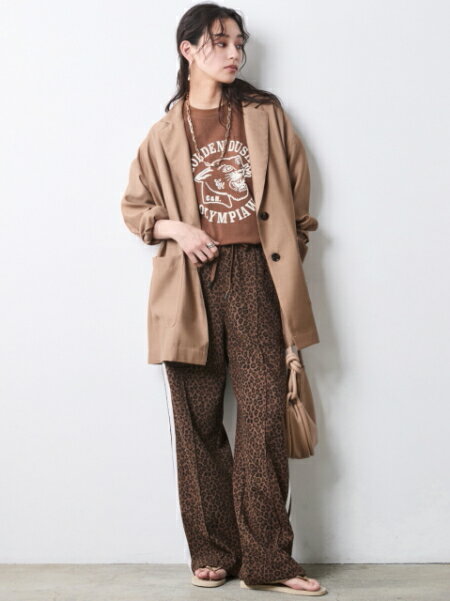 CHIC STYLEの綿100%グラフィックプリントTシャツ<大きいサイズ有>シックスタイルを使ったコーディネートを紹介します。｜Rakuten Fashion(楽天ファッション／旧楽天ブランドアベニュー)7055590