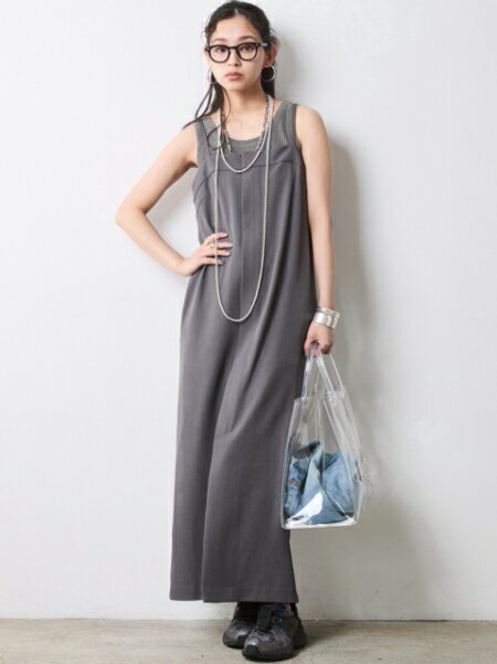 CHIC STYLEのフロントジップキャミソールワンピース<大きいサイズ有>シックスタイルを使ったコーディネートを紹介します。｜Rakuten Fashion(楽天ファッション／旧楽天ブランドアベニュー)7055859