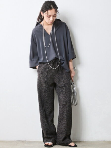 CHIC STYLEのスキッパーブラウス<大きいサイズ有>シックスタイルを使ったコーディネートを紹介します。｜Rakuten Fashion(楽天ファッション／旧楽天ブランドアベニュー)7055873