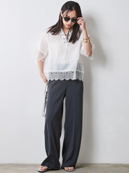 CHIC STYLEのワイドストレートパンツ<大きいサイズ有>シックスタイルを使ったコーディネートを紹介します。｜Rakuten Fashion(楽天ファッション／旧楽天ブランドアベニュー)7055896