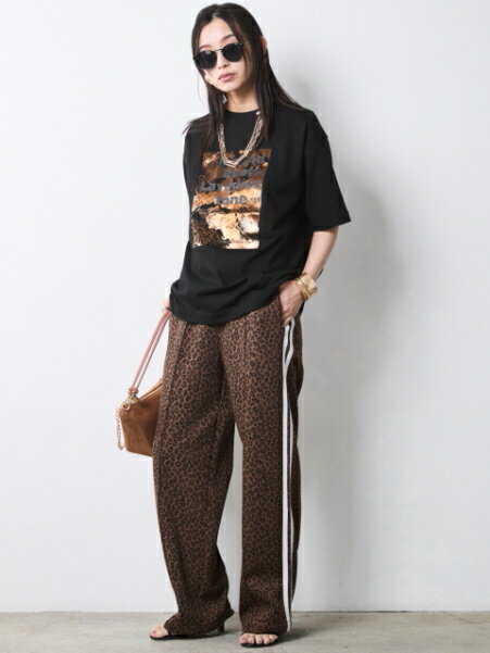 CHIC STYLEの綿100%箔プリントTシャツ<大きいサイズ有>シックスタイルを使ったコーディネートを紹介します。｜Rakuten Fashion(楽天ファッション／旧楽天ブランドアベニュー)7056139