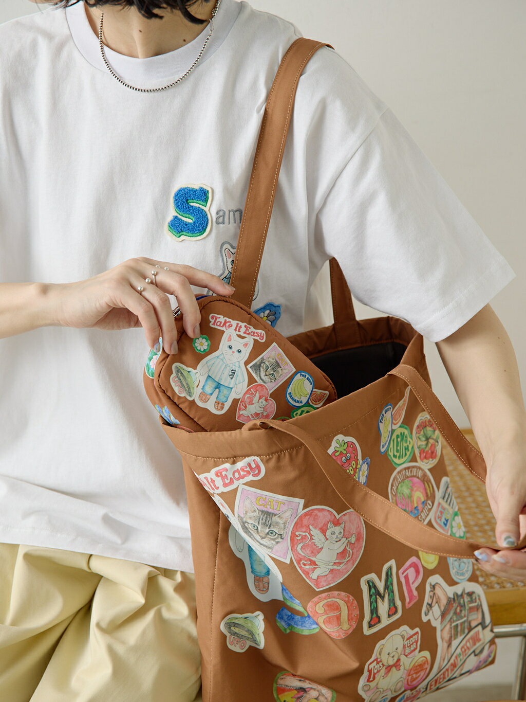 ear PAPILLONNERのsampo×earコラボサブトートバッグ《撥水/B4サイズ対応》を使ったコーディネートを紹介します。｜Rakuten Fashion(楽天ファッション／旧楽天ブランドアベニュー)7058008