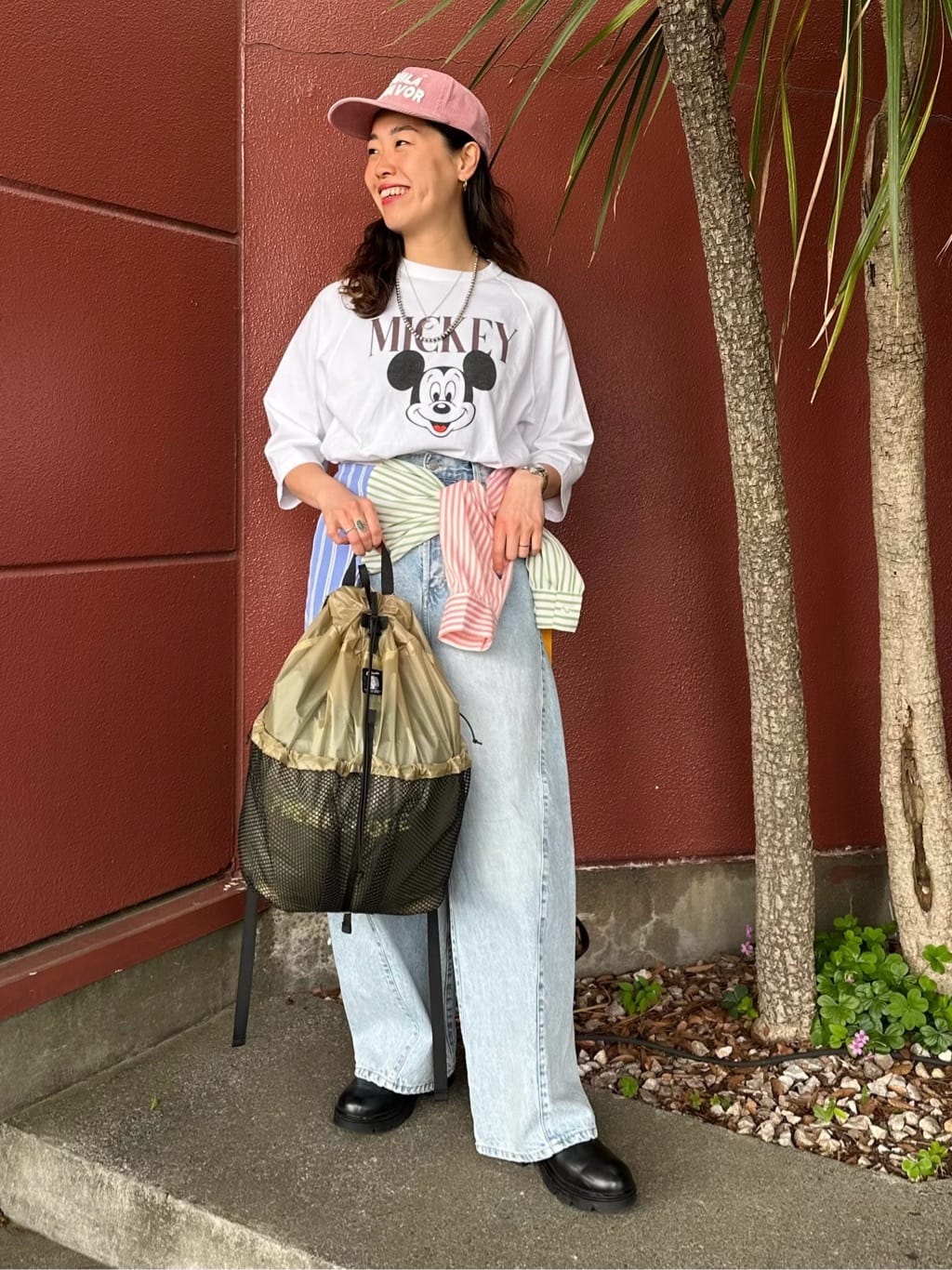FREAK’S STOREの【MICKEY MOUSE】 ラグランTシャツを使ったコーディネートを紹介します。｜Rakuten Fashion(楽天ファッション／旧楽天ブランドアベニュー)7058865