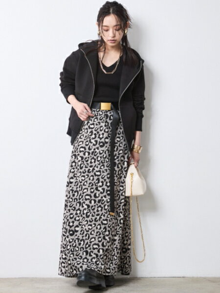 CHIC STYLEのレオパード柄ナローマキシスカート<大きいサイズ有>シックスタイルを使ったコーディネートを紹介します。｜Rakuten Fashion(楽天ファッション／旧楽天ブランドアベニュー)7060525