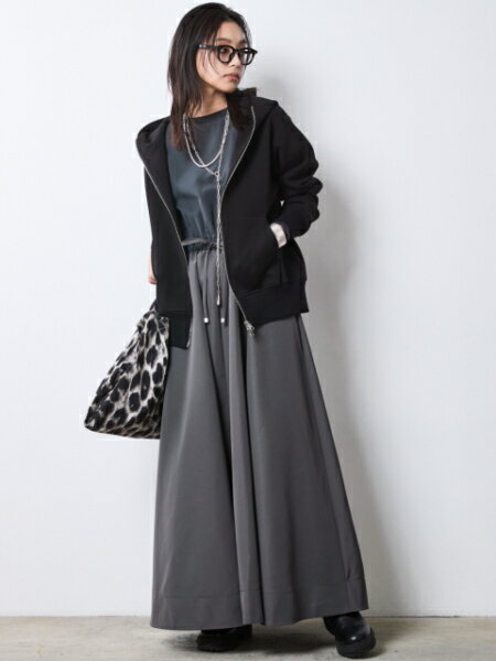 CHIC STYLEのリブ使い異素材ドッキングロングワンピース<大きいサイズ有>シックスタイルを使ったコーディネートを紹介します。｜Rakuten Fashion(楽天ファッション／旧楽天ブランドアベニュー)7060600